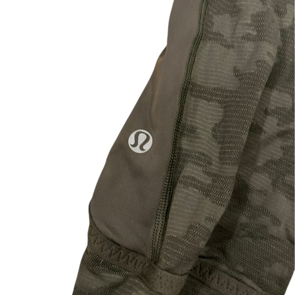 Lululemon Olive Green Capri Leggings Camo - Picture 3 of 4